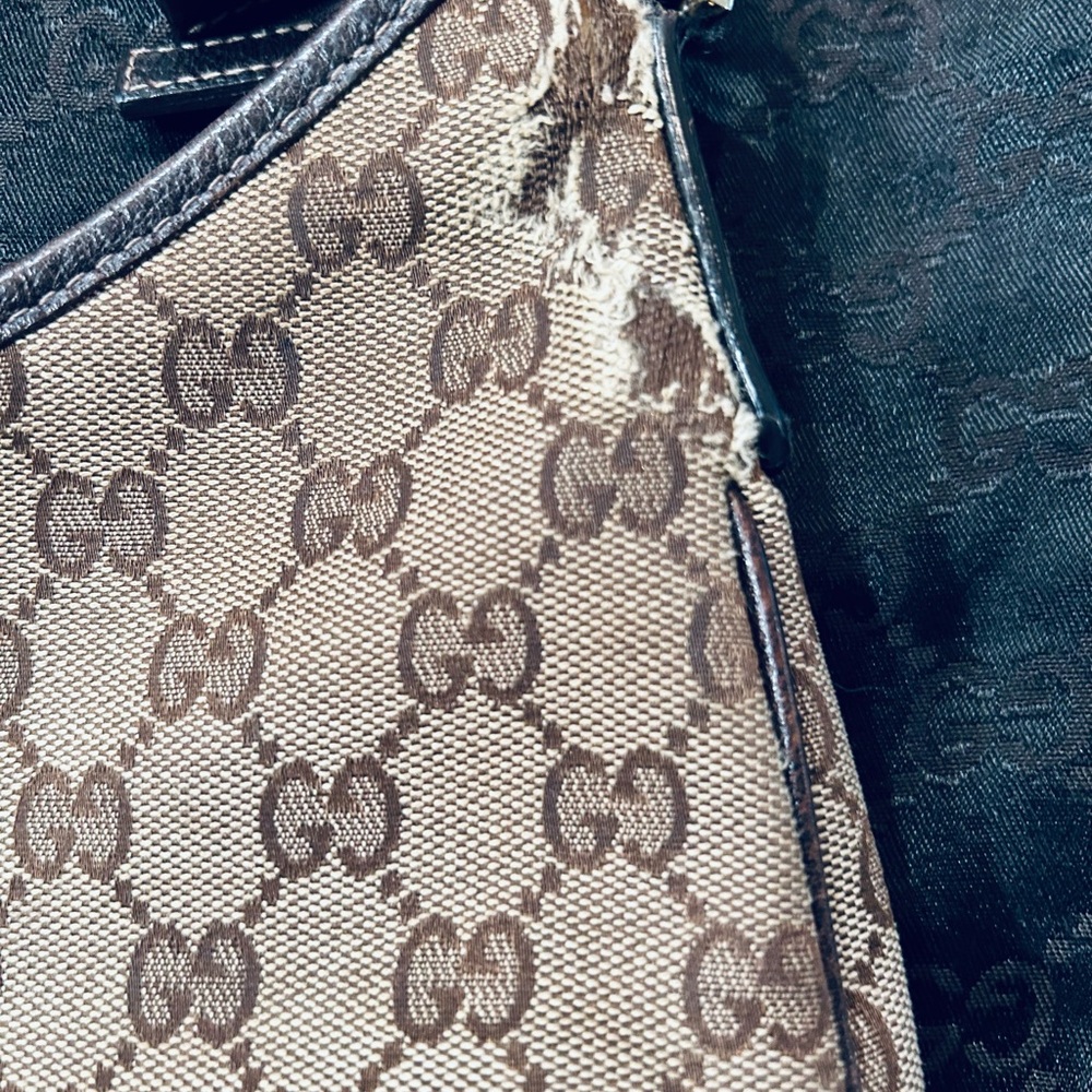 Genuine Gucci Bag with storage bag. 12 x 9 1/2 x 9. - Picture 11 of 12